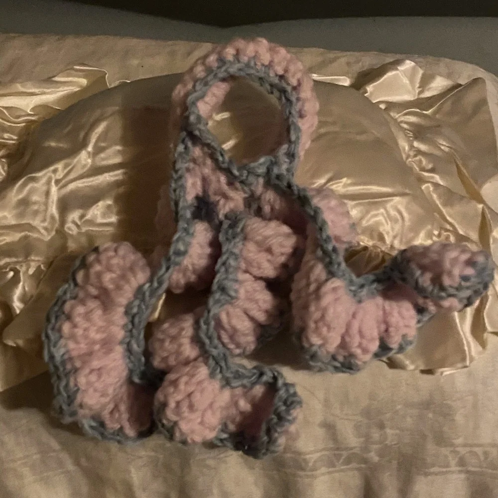 🌸Decorative/baby pink and teal Scrunchie🌸